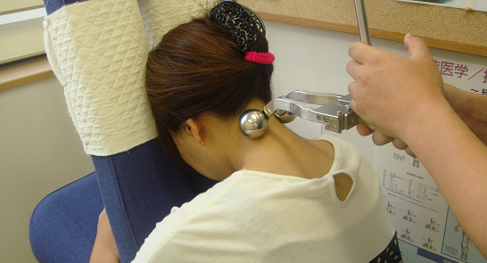 交通事故後の首や肩や腰の痛みを改善する施術